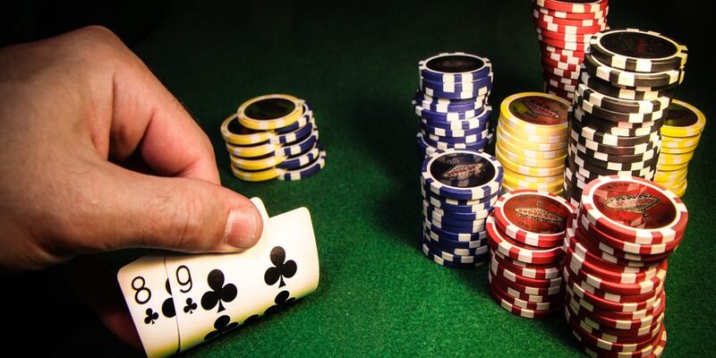 Poker là game casino sử dụng bộ bài 52 lá